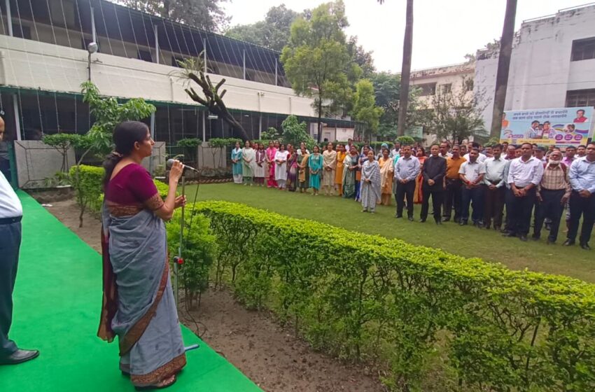  जिलाधिकारी श्रीमती सोनिका ने 77 वें स्वतंत्रता दिवस के अवसर पर  ध्वजारोहण किया गया।