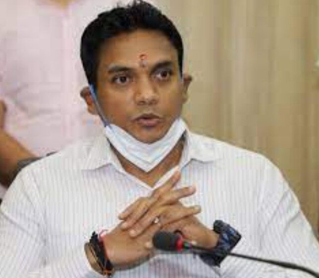  डेंगू की रोकथाम को सचिव स्वास्थ्य डॉ आर राजेश कुमार ने देहरादून, हरिद्वार, पौडी, नैनीताल जनपदों के जिलाधिकारियों के साथ वीडियो कान्फ्रेसिंग के माध्यम से समीक्षा बैठक की।