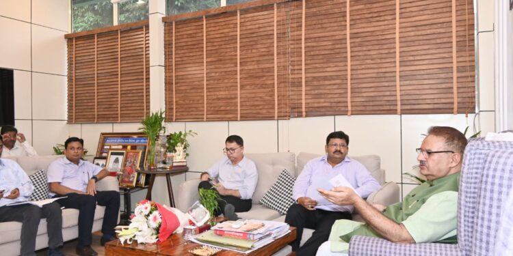  कृषि एवं कृषक कल्याण मंत्री गणेश जोशी ने श्रीअन्न महोत्सव के संबंध में विभागीय अधिकारियों के साथ बैठक की।