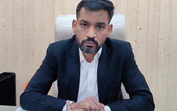  पौड़ी जिलाधिकारी डॉ0 आशीष चौहान ने राजस्व संवर्द्धन एवं अनुश्रण समिति की बैैठक ली।