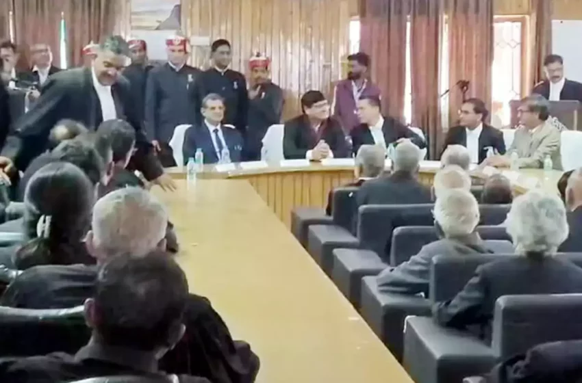  सर्वोच्च न्यायालय के न्यायाधीश के हाथों सम्मानित हुए उच्च न्यायालय के 29 वरिष्ठ अधिवक्ता
