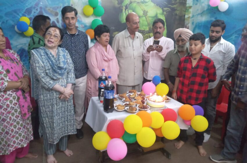  बीजेपी महानगर देहरादून के करनपुर मण्डल के वार्ड नं 17 में  माननीय प्रधानमंत्री श्री नरेन्द्र मोदी जी का जन्मदिन धूमधाम से मनाया।