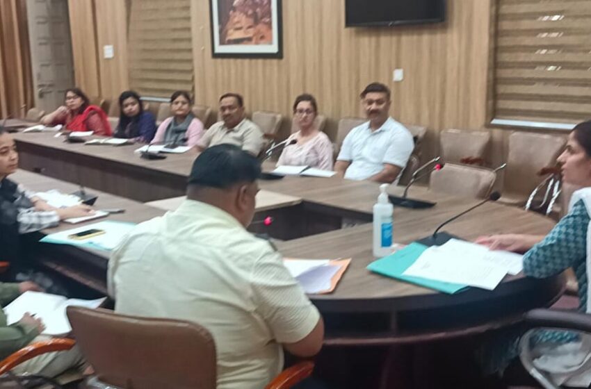  जनपद वेटलैण्ड चिन्हिकरण के सम्बन्ध में जिलाधिकारी श्रीमती सोनिका ने सम्बन्धित विभागों के अधिकारियों के साथ बैठक की।