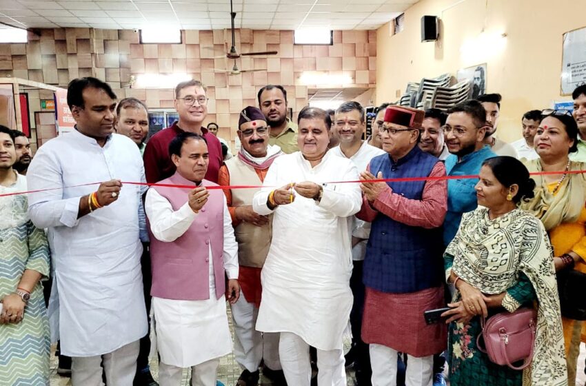  महानगर अध्यक्ष सिद्धार्थ उमेश अग्रवाल ने नेतृत्व में करनपुर नगर मंडल युवा मोर्चा के द्वारा रक्तदान शिविर का आयोजन किया।