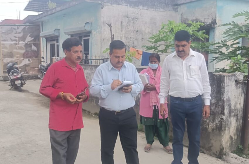  जिला सूचना अधिकारी के नेतृत्व में  टीम द्वारा लार्वा पाये जाने पर सम्बन्धित दुकान एवं भवन स्वामियों का चालान किया गया।