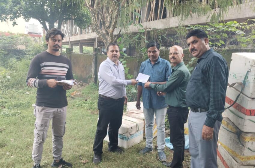  जिला सूचना अधिकारी के नेतृत्व में जिला मलेरिया अधिकारी एवं डेंगू मॉनिटिरिंग नोडल के द्वारा संयुक्त रूप से लाउडस्पीकर एवं प्रचार सामग्री के साथ सघन जागरूकता अभियान चलाया।