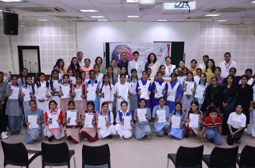  टीएचडीसी इंडिया लिमिटेड के निदेशक (कार्मिक), श्री शैलेन्द्र सिंह, ने वेल्हम गर्ल्स स्कूल, देहरादून में प्रेरक इंडक्शन समारोह में शालिनी के 16वें बैच को सम्मानित किया।