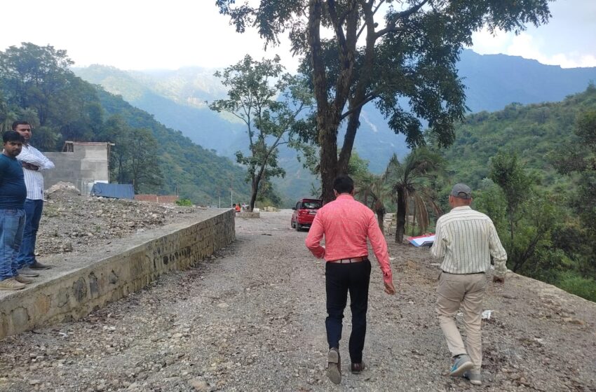  तहसीलदार सदर, राजस्व निरीक्षक रायपुर एवं राजस्व उप निरीक्षक क्षेत्र सिल्ला / चामासारी द्वारा क्षेत्र का निरीक्षण किया।