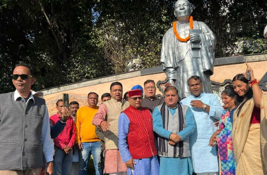  भारतीय जनता पार्टी महानगर अध्यक्ष सिद्धार्थ उमेश अग्रवाल नेतृत्व में भारत रत्न सरदार बल्लभ भाई पटेल जी की प्रतिमा पर पुष्पांजलि अर्पित की।