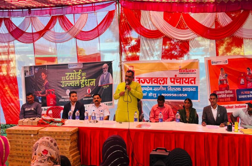  मै0 अनिकेत इण्डियन ग्रामीण वितरक गैस एजेंसी से उज्ज्वला योजना के लाभार्थियों को निःशुल्क गैस कनैक्शन का वितरण जनपद देहरादून में प्रारम्भ कराया।