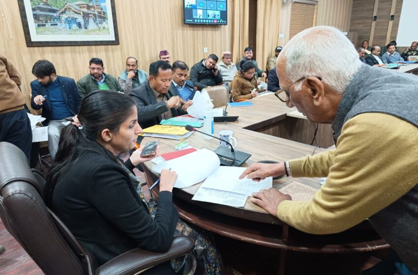  जिलाधिकारी श्रीमती सोनिका ने जनसुनवाई का आयोजन किया।