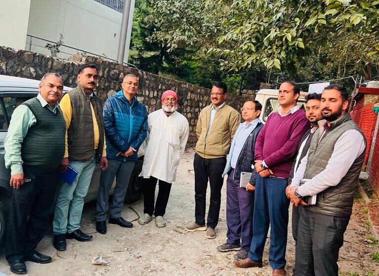  केन्द्रीय नोडल अधिकारी/ संयुक्त सचिव रक्षा मंत्रालय, भारत सरकार धर्मेन्द्र कुमार सिंह एवं डा० शशिकान्त सिंह वैज्ञानिक ने जल शक्ति अभियान के अर्न्तगत विभिन्न विभागों द्वारा कराये गये कार्यों का निरीक्षण किया।