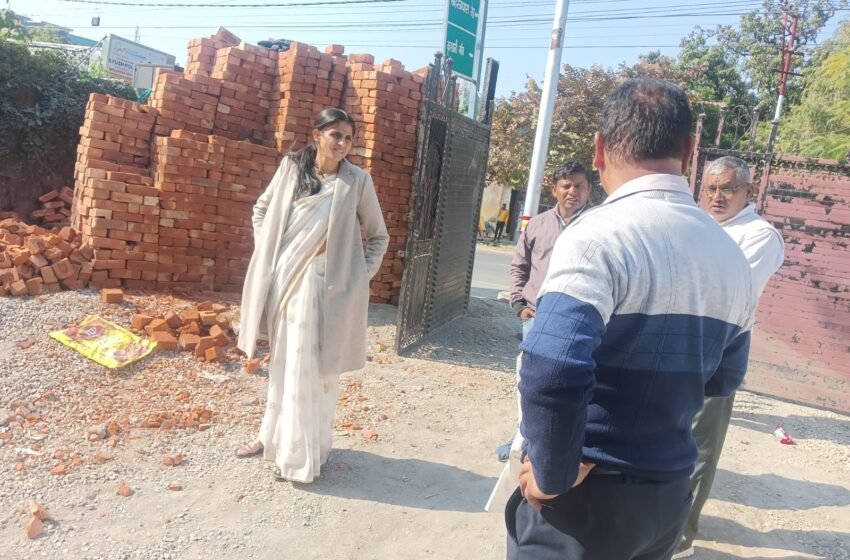  जिलाधिकारी श्रीमती सोनिका के नेतृत्व में अतिक्रमण पर लगातार कार्यवाही की जा रही है।