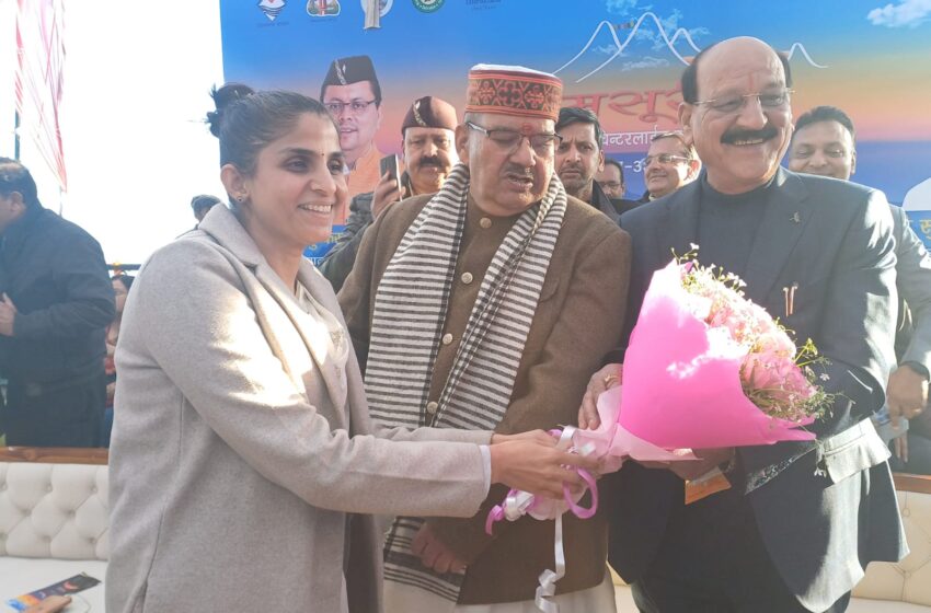  पहाड़ो की रानी मसूरी में ‘विन्टरलाईन कार्निवाल-2023’ का विधिवत् शुभारम्भ किया गया।  