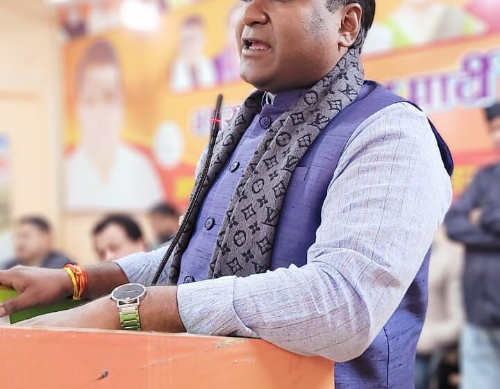  महानगर के अध्यक्ष सिद्धार्थ उमेश अग्रवाल ने बताया की दिनांक 20 जनवरी को भगवान श्री राम जी की पद शोभायात्रा का आयोजन किया जायेगा।