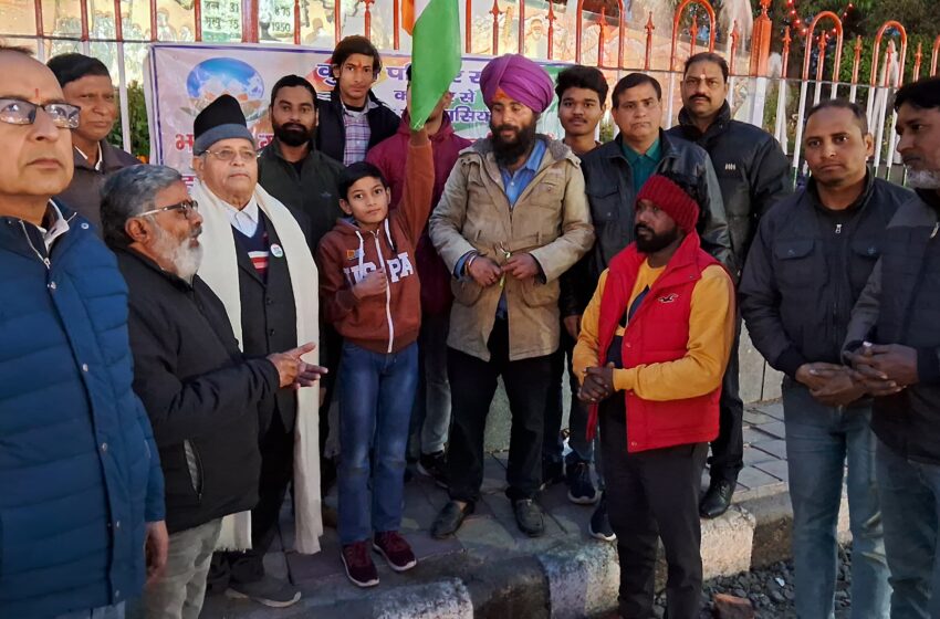  कुटुंब परिवार के पदाधिकारीयों वा सदस्यों ने सादगी से मनाया गणतंत्र दिवस।