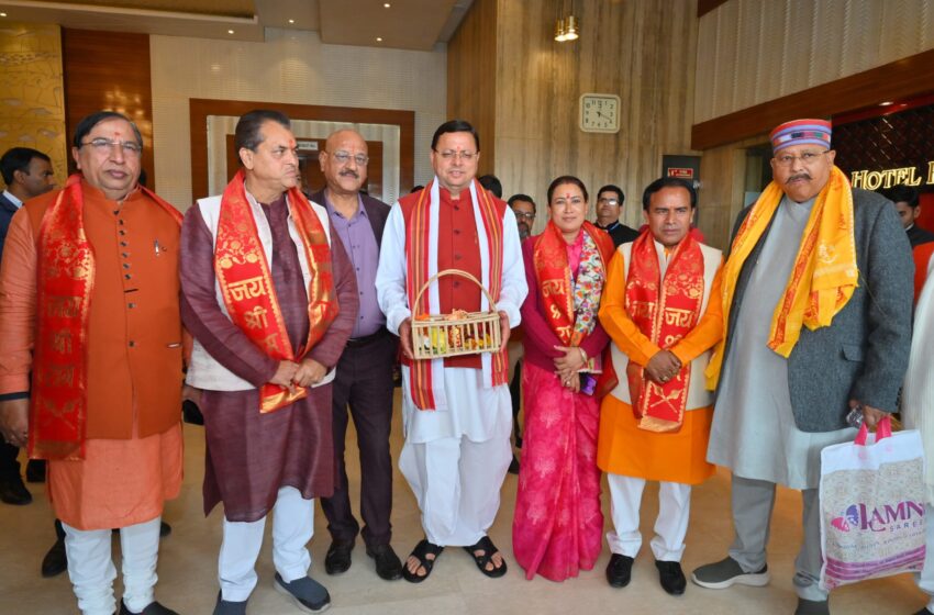  मुख्यमंत्री श्री पुष्कर सिंह धामी ने अपने कैबिनेट सहयोगियों के साथ अयोध्या में रामलला के दर्शन किए।