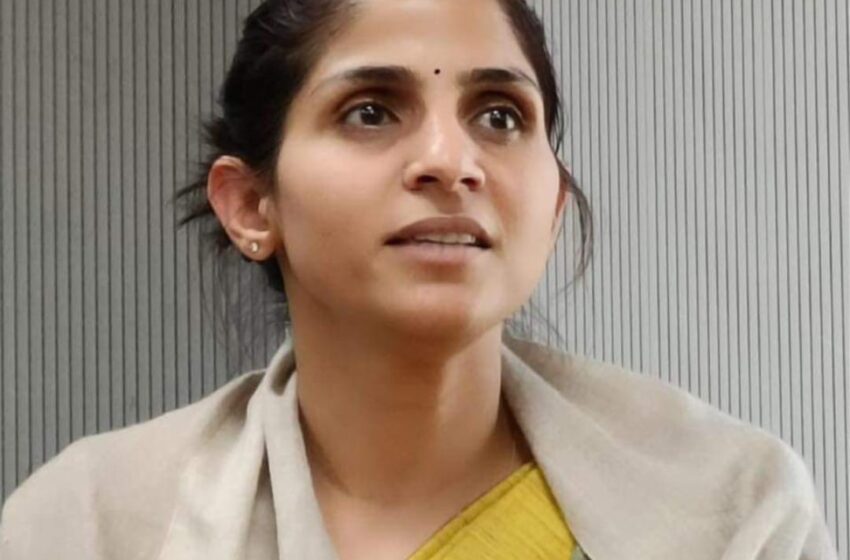  जिलाधिकारी श्रीमती सोनिका के निर्देशन पर जिला प्रशासन द्वारा जरूरतमंद लोगों को गर्म कपड़े वितरित किए जा रहे हैं।