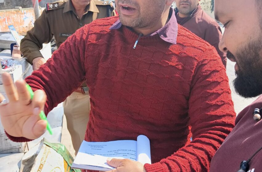  जिलाधिकारी श्रीमती सोनिका के निर्देशन में अतिक्रमणमुक्त अभियान के अन्तर्गत टीमों द्वारा अतिक्रमण हटाने की कार्यवाही जारी।