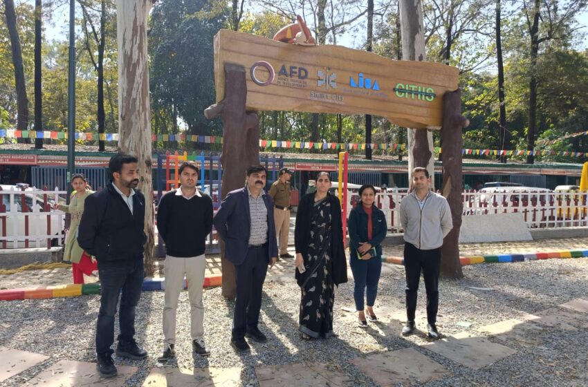  जिलाधिकारी/मुख्य कार्यकारी अधिकारी श्रीमती सोनिका ने शहर में संचालित हो रहे स्मार्ट सिटी परियोजना लि0 के कार्यों का स्थलीय निरीक्षण किया।