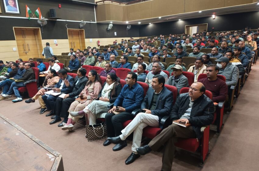  आईटी टीम द्वारा भारत निर्वाचन आयोग के विभिन्न एप्प  का प्रशिक्षण दिया गया।