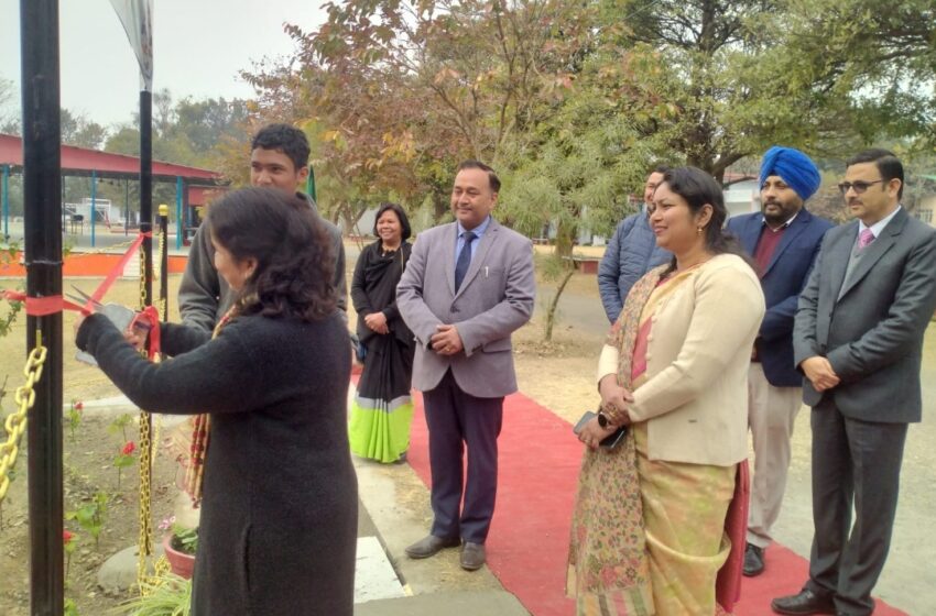  पीएम श्री केंद्रीय विद्यालय क्रमांक -एक हाथीबड़कला में गणितीय उद्यान का उद्घाटन किया।