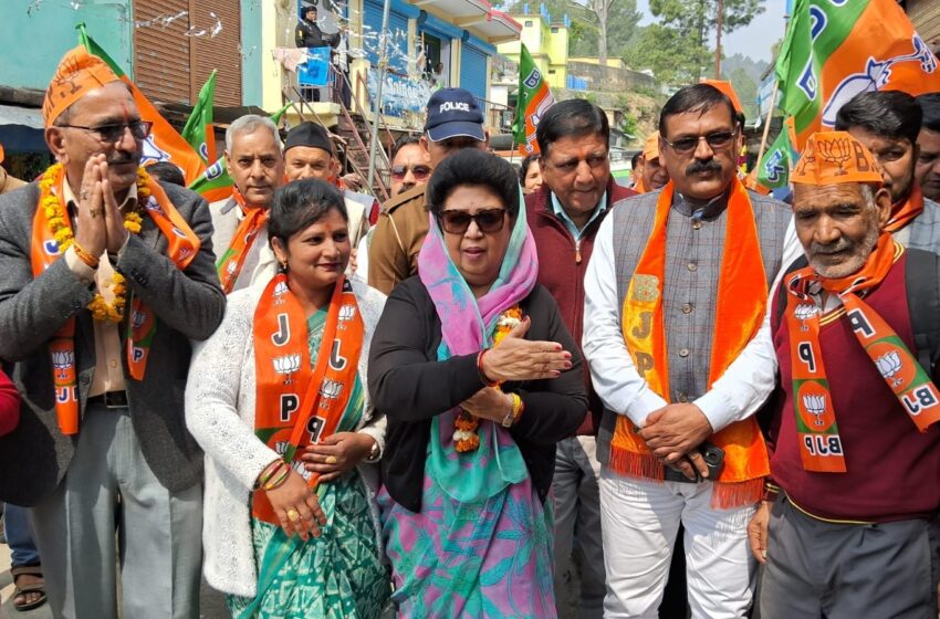  टिहरी लोकसभा प्रत्याशी एवं सांसद माला राज्य लक्ष्मी शाह जी ने प्रताप नगर विधानसभा में जनसंपर्क किया।