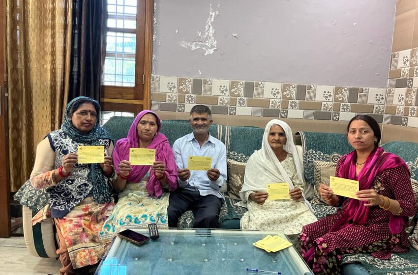  जिला प्रशासन द्वारा विभिन्न माध्यम से मतदाताओं को मतदान के लिए जागरूक/प्रेरित किया जा रहा है।