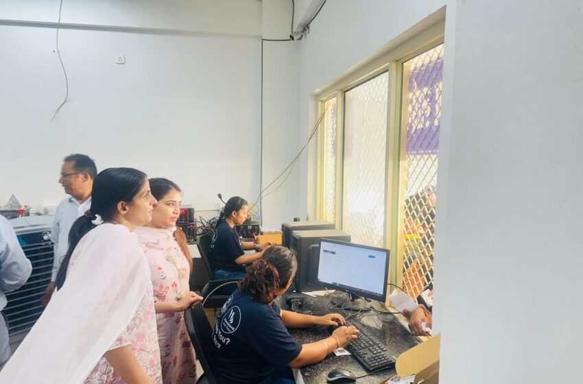  जिलाधिकारी श्रीमती सोनिका के निर्देशन पर यात्रियों की सुविधा हेतु ऋषिकेश में पंजीकरण काउंटर बढ़ाए गए।