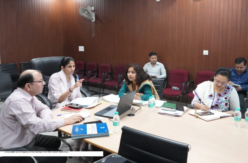  निर्वाचन अधिकारी श्रीमती सोनिका ने देहरादून अंर्तगत 10 विधानसभाओं हेतु मतगणना कार्मिकों का प्रथम रैंडमाइजेशन किया।