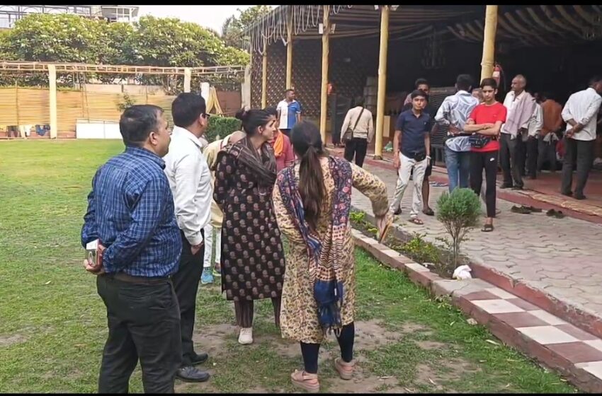  जिलाधिकारी ने यात्रियों के ठहरने हेतु बनाए गए विश्राम गृह सनराइजिंग वेडिंग प्वाइंट, फॉरेस्ट व्यू का निरीक्षण किया ।