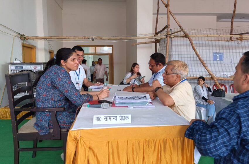  जिलाधिकारी/जिला निर्वाचन अधिकारी श्रीमती सोनिका ने महाराणा प्रताप स्पोर्ट कालेज का निरीक्षण कर मतगणना तैयारियों का जायजा।