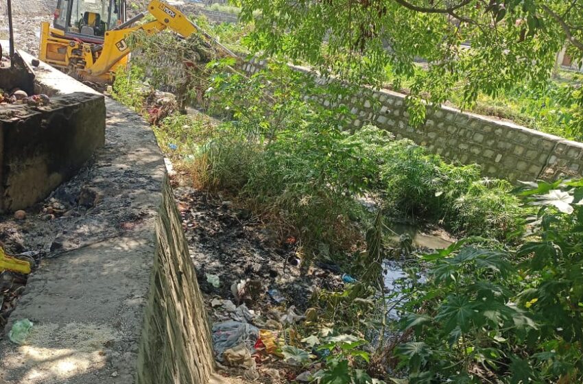  जिलाधिकारी श्रीमती सोनिका ने  नगर निगम, नगर पालिका परिषद के अधिकारियों को नालों, नालियों की सफाई के निर्देश दिए। 