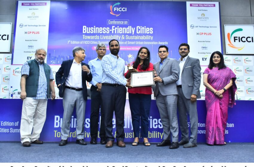  फिक्की ने स्मार्ट अर्बन इन्नोवेशन अवार्ड स्मार्ट हेल्थकेयर प्रोजेक्ट-भव्या के लिए रोडिक कंसल्टैंट्स को दिया।