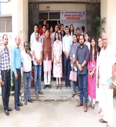  राज्यसभा सांसद श्री नरेश बंसल के नियोजकों से अनुरोध पर क्षेत्रीय सेवायोजन कार्यालय ने एक दिवसीय रोज़ग़ार मेले का आयोजन किया।