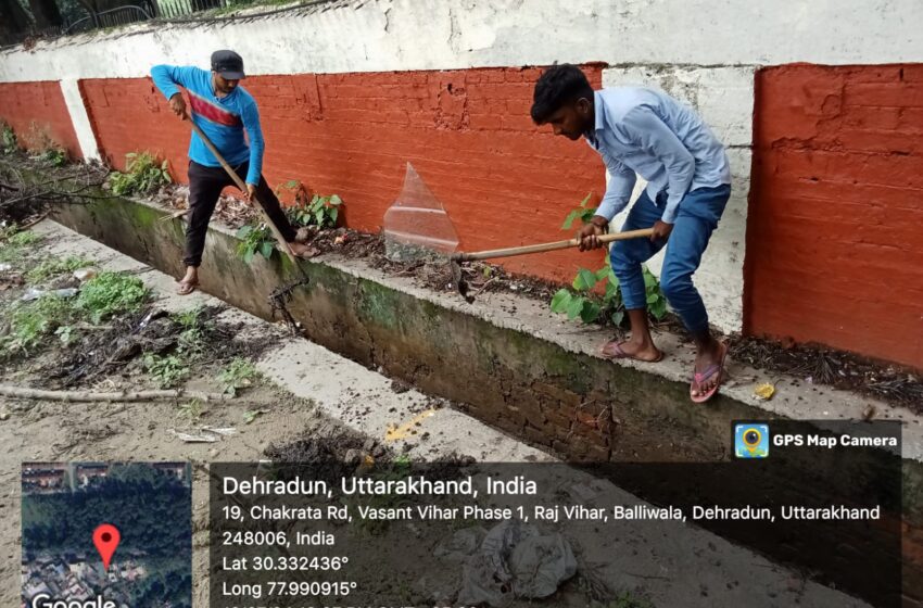  जिलाधिकारी श्रीमती सोनिका ने नालों, नालियों की सफाई के लिए सम्बंधित अधिकारियो को निर्देश दिए। 