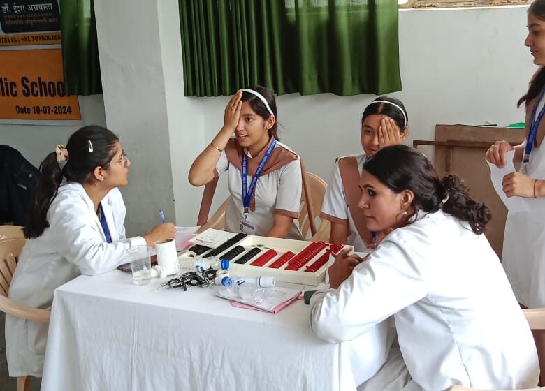  ‘राही नेत्रधाम’ के विशेषज्ञ चिकित्सकों के सहयोग से अकेशिया पब्लिक स्कूल में दो दिवसीय निशुल्क हेल्थ कैम्प का आयोजन किया।
