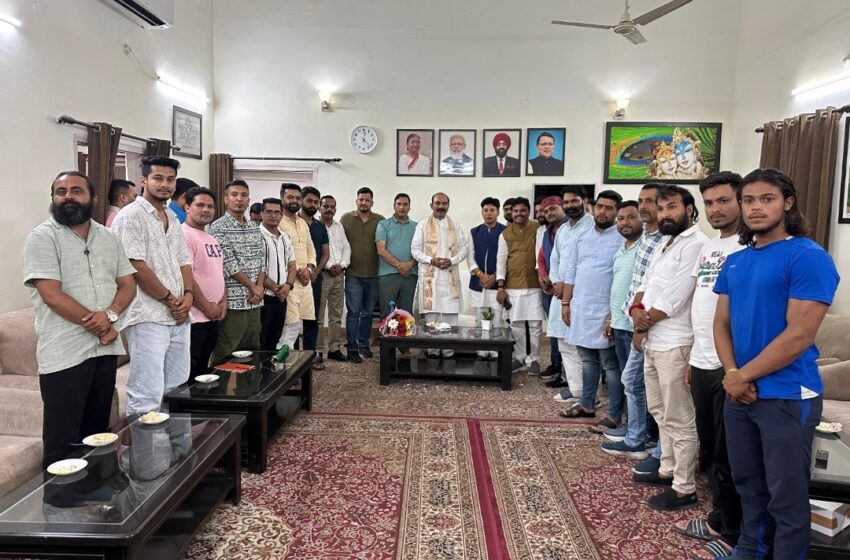  युवा मोर्चा ने केंद्रीय राज्य मंत्री श्री अजय टम्टा  के जन्म दिवस मनाया।