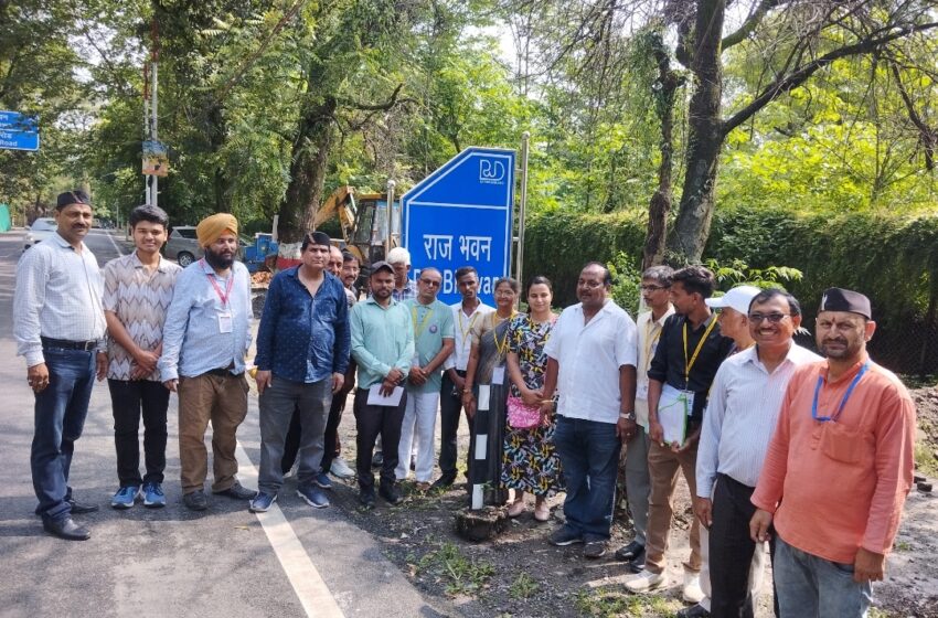  राष्ट्रवादी आर. टी. आई एक्टिवस्ट एंड ह्यूमन राईट फेडरेशन भारत के बैनर तले देश के कोने कोने से आये आर. टी. आई एक्टिवस्ट ने सूचना आयोग आयुक्त,मुख्य सचिव उत्तराखंड व माननीय राज्यपाल महोदय से मुलाक़ात कि।