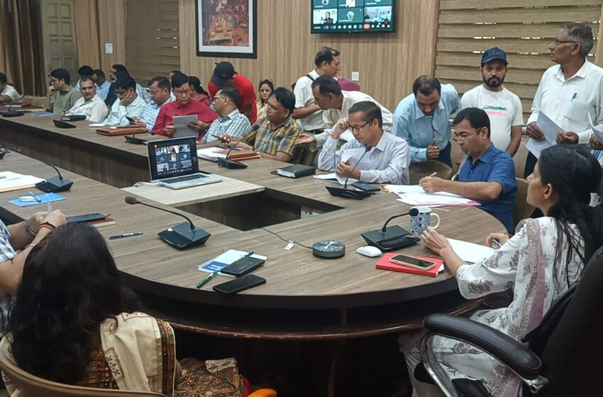  जिलाधिकारी श्रीमती सोनिका ने जनसुनवाई का कार्यक्रम रखा।