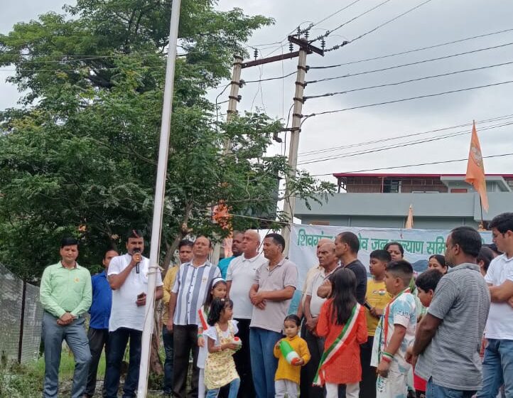  शिवगंगा एनक्लेव डांडालखौड़ में धूमधाम से मनाया स्वतंत्रता दिवस।