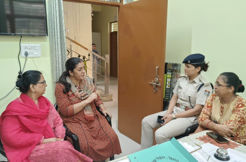  राज्य महिला आयोग की अध्यक्ष कुसुम कण्डवाल ने एसएसपी  अजय सिंह व जिला प्रोबेशन अधिकारी के साथ पीड़िता किशोरी से मुलाकात कर उसका का हाल जाना। 