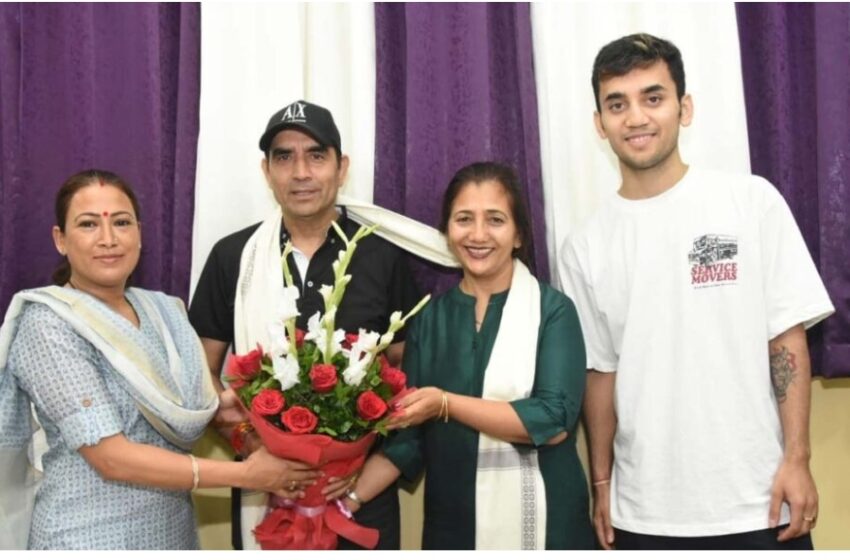  ओलंपियन बैडमिंटन खिलाड़ी लक्ष्य सेन ने खेल मंत्री रेखा आर्या से शिस्टाचार भेंट की।