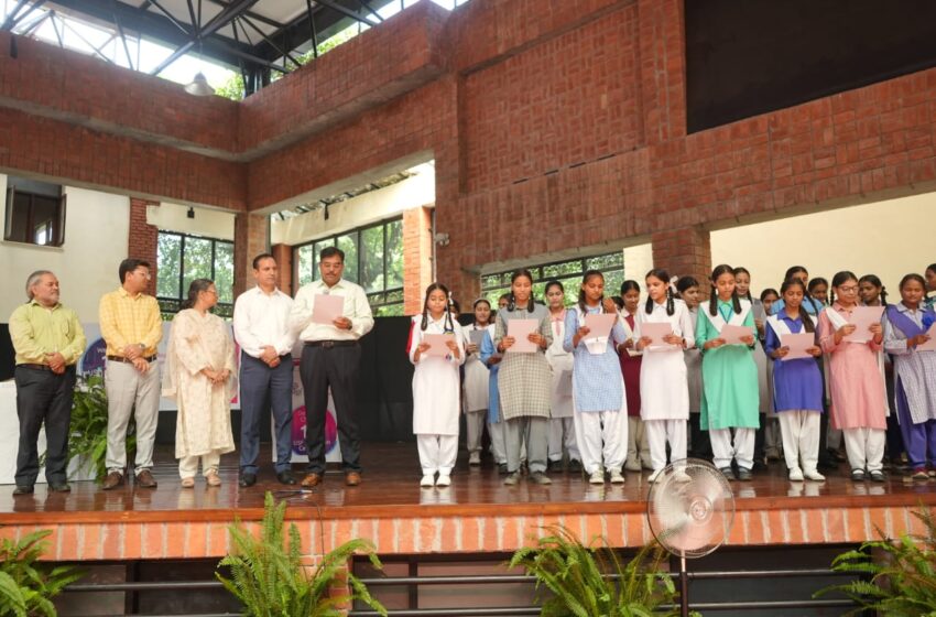  उदयन शालिनी फैलोशिप ने इस वर्ष चयनित छात्राओं की इंडक्शन सेरेमनी आयोजित की गई।