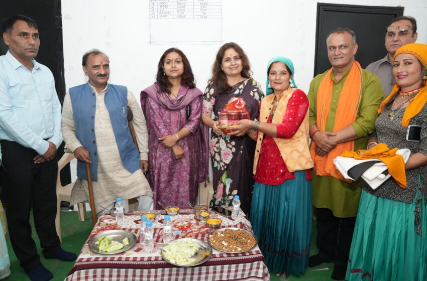  सचिव ग्राम्य विकास, श्रीमती राधिका झा ने एग्रीबिजनेस ग्रोथ सेन्टर, ग्राम-कोटी का निरीक्षण किया।