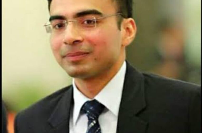  जिलाधिकारी की सख्ताई से सार्वजनिक स्थल पर कूड़ा डालने वाले पर लगाया 01 लाख का अर्थदण्ड।