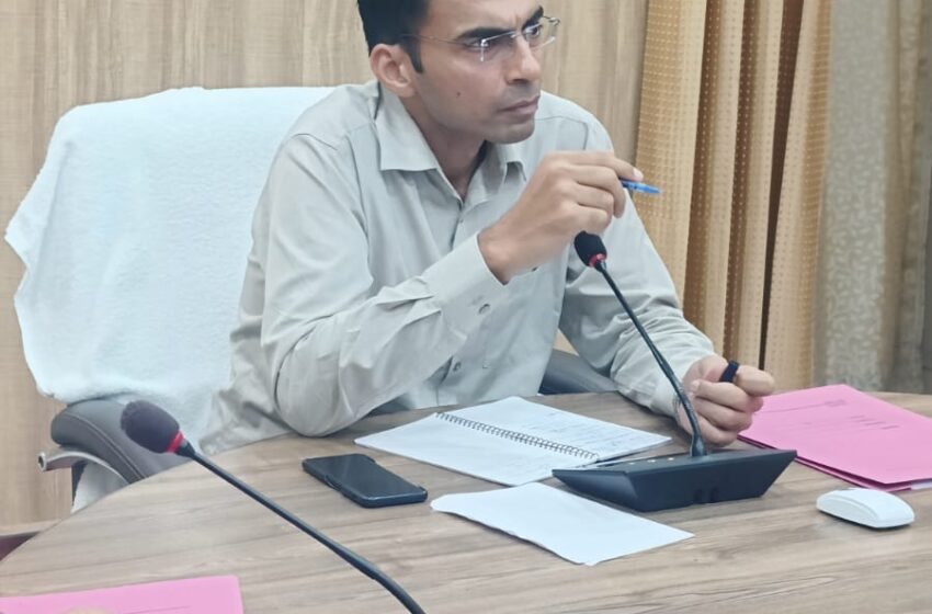  जिलाधिकारी के निर्देश पर पात्र लाभार्थी के खाते में आई 08 माह से रूकी पेंशन। 