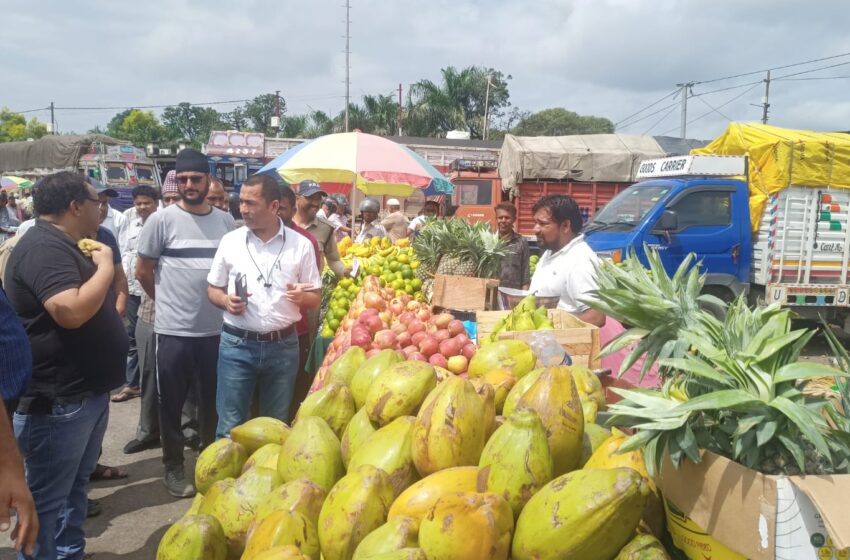  एडीएम श्री जय भारत सिंह ने निरंजनपुर मंडी सभापति का चार्ज संभाला।