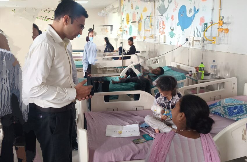  जिलाधिकारी सविन बंसल ने जिला चिकित्सालय में 15 नर्सिंग स्टाफ की तैनाती का शासनादेश जारी किया।