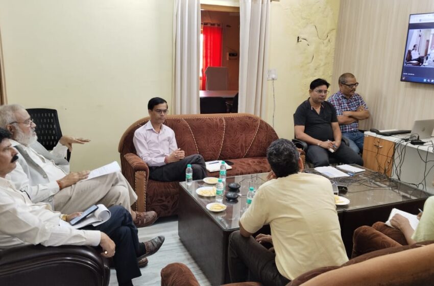  श्री ज्योति प्रसाद गैरोला, मा० उपाध्यक्ष, राज्य स्तरीय बीस सूत्री कार्यक्रम एवं कार्यान्वयन समिति ने विभागों के नोडल अधिकारियों के साथ ऑनलाइन समीक्षा बैठक की।